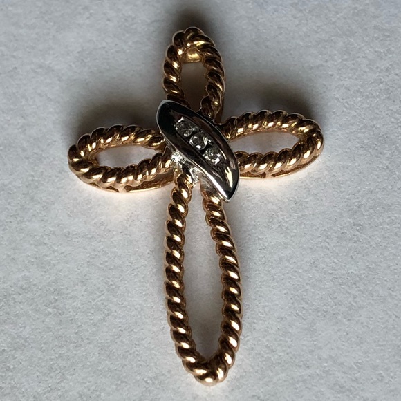Gold & diamond cross pendant - Picture 1 of 4